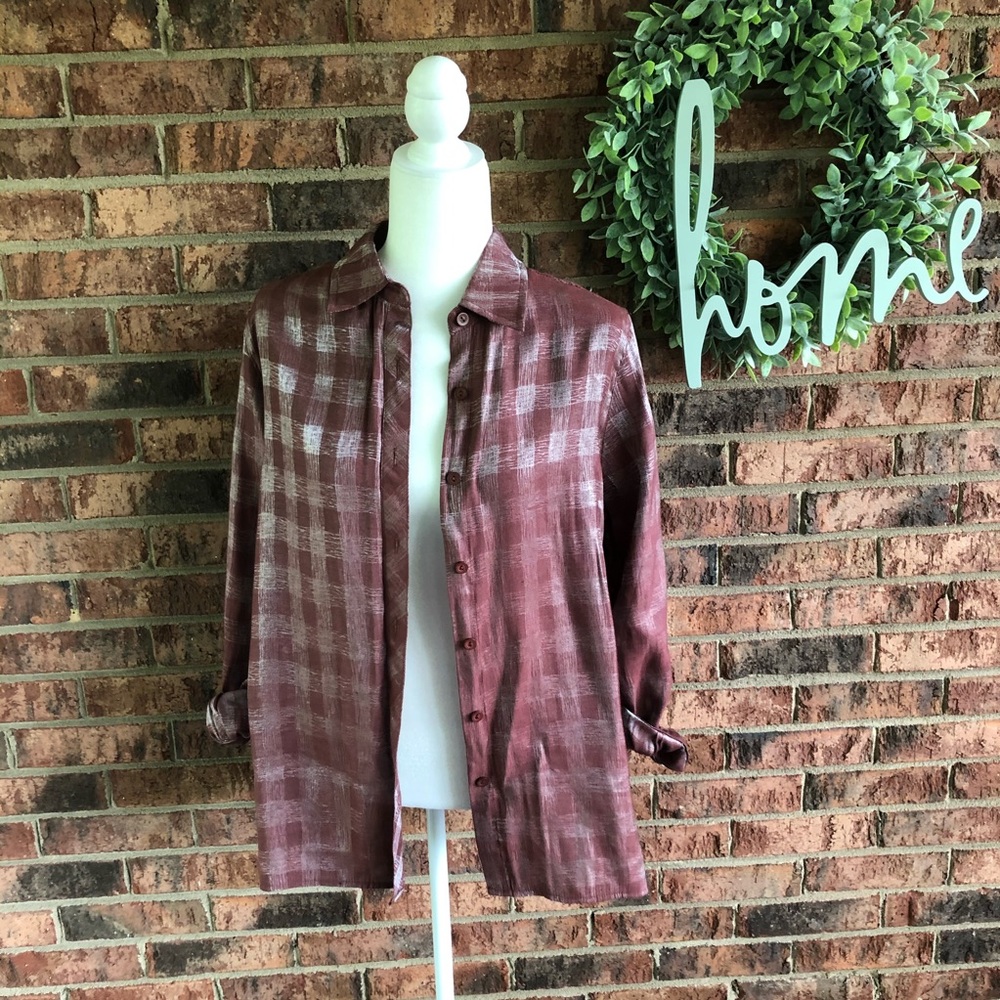 ✨5/$15 { N TOUCH } Mauve Shimmer Plaid Button Down